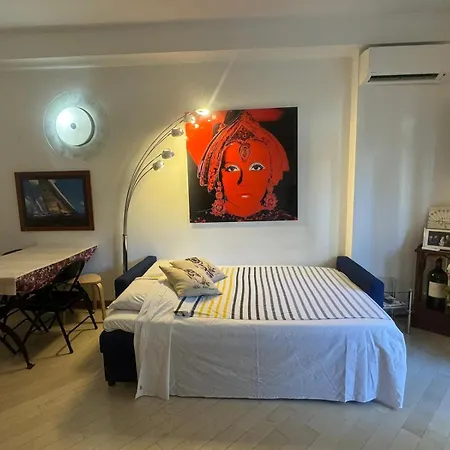 In Mc Center, 5min Walk To Casino & The Port And 1min From Underground Train Station Appartement Monte-Carlo